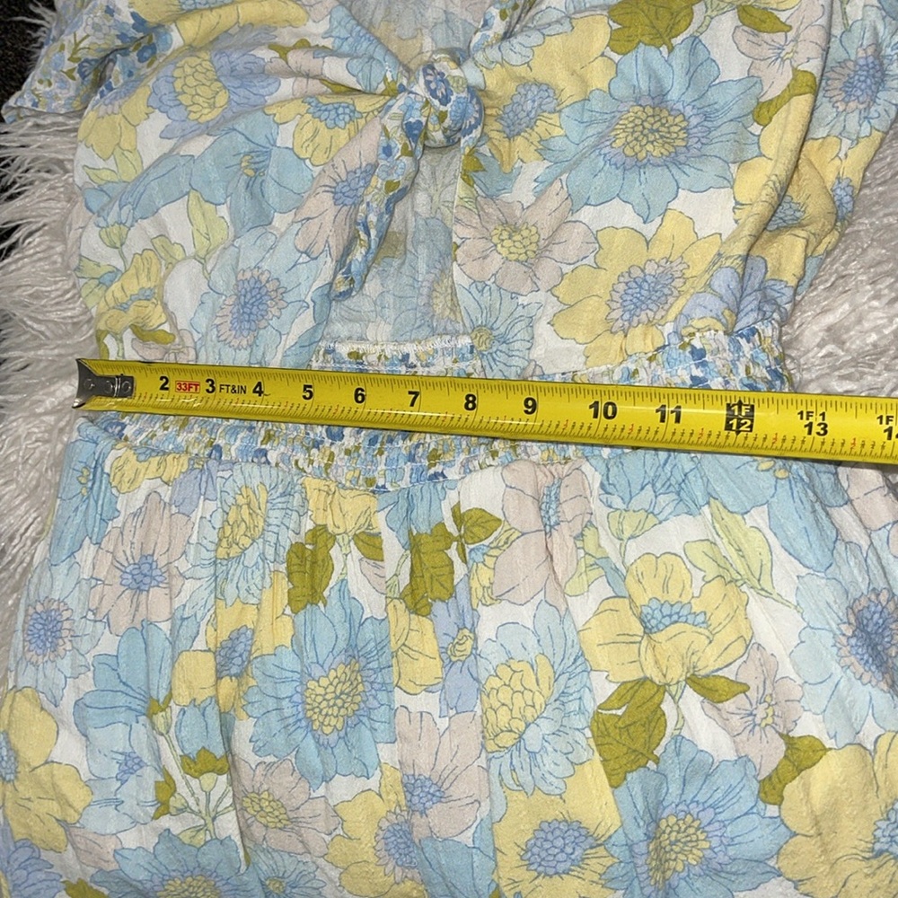 American Eagle Floral Cut-Out Tie-Front Romper Ruffled Hem Elastic Waist Sz XS. - Picture 6 of 17